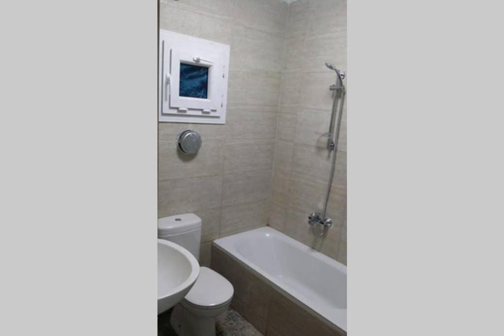 Sunny Modern Apartment With Good Internet, Near From City Center Of אלכסנדריה מראה חיצוני תמונה